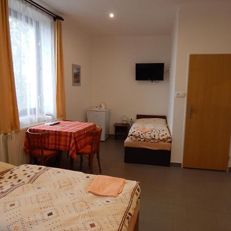Penzion U Kasnych Mníšek pod Brdy Exterior foto